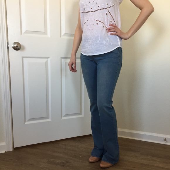 BCBG Maxazria Tanya Jeans, Size 26 - NWT - Picture 6 of 6